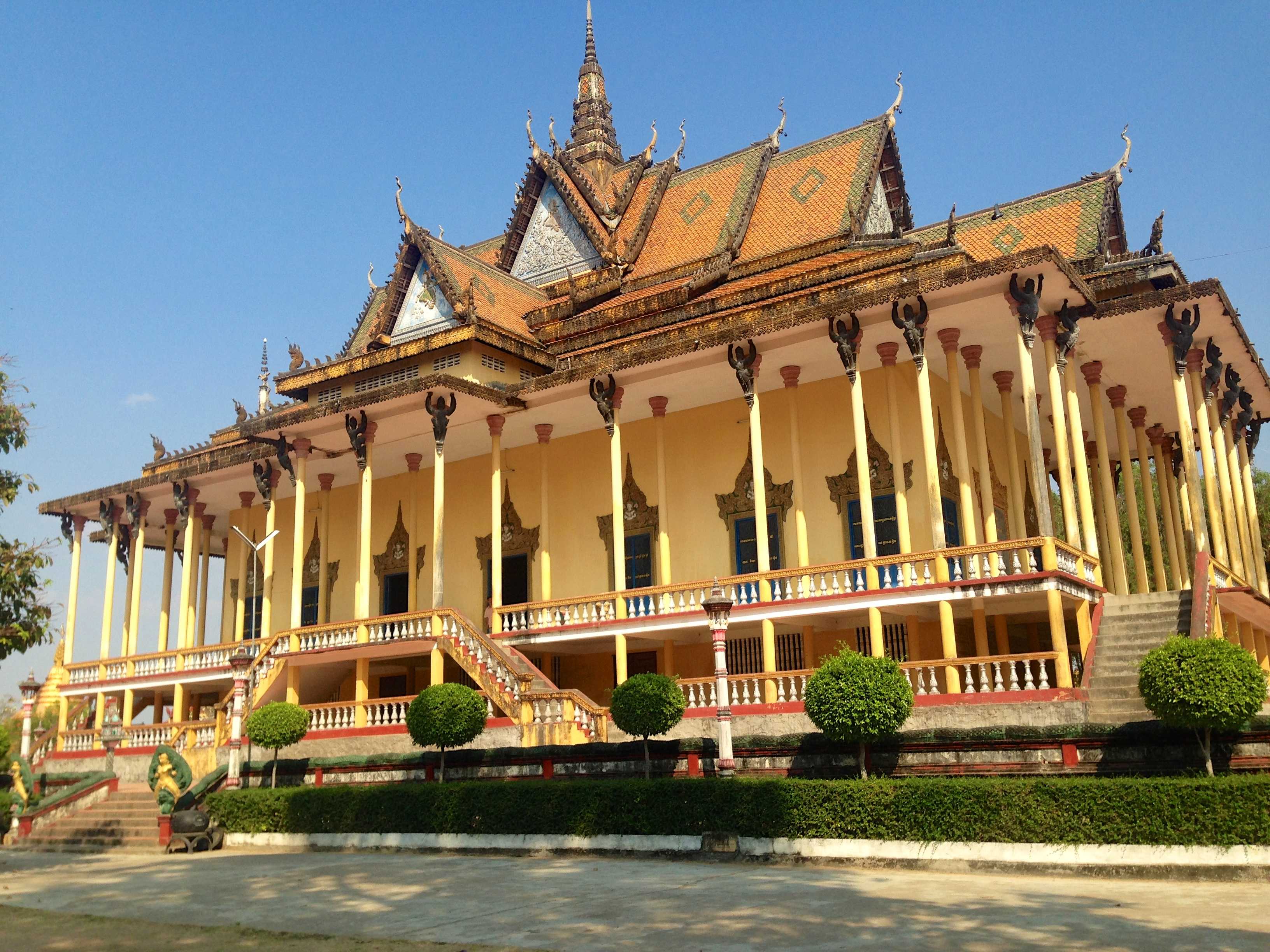 attraction-Wat Kampong Thom 2.jpg